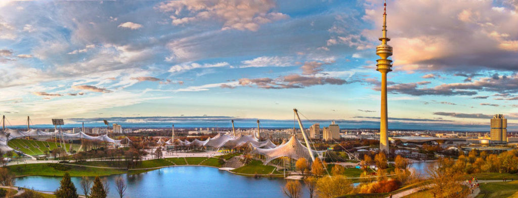 Blicl von München auf dem Olympiaturm und Umgebung